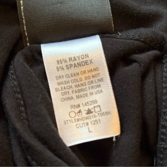 Harley-Davidson Black Long-Sleeve V-Neck Top with Red Heart Embellishments Y2K - Picture 13 of 15